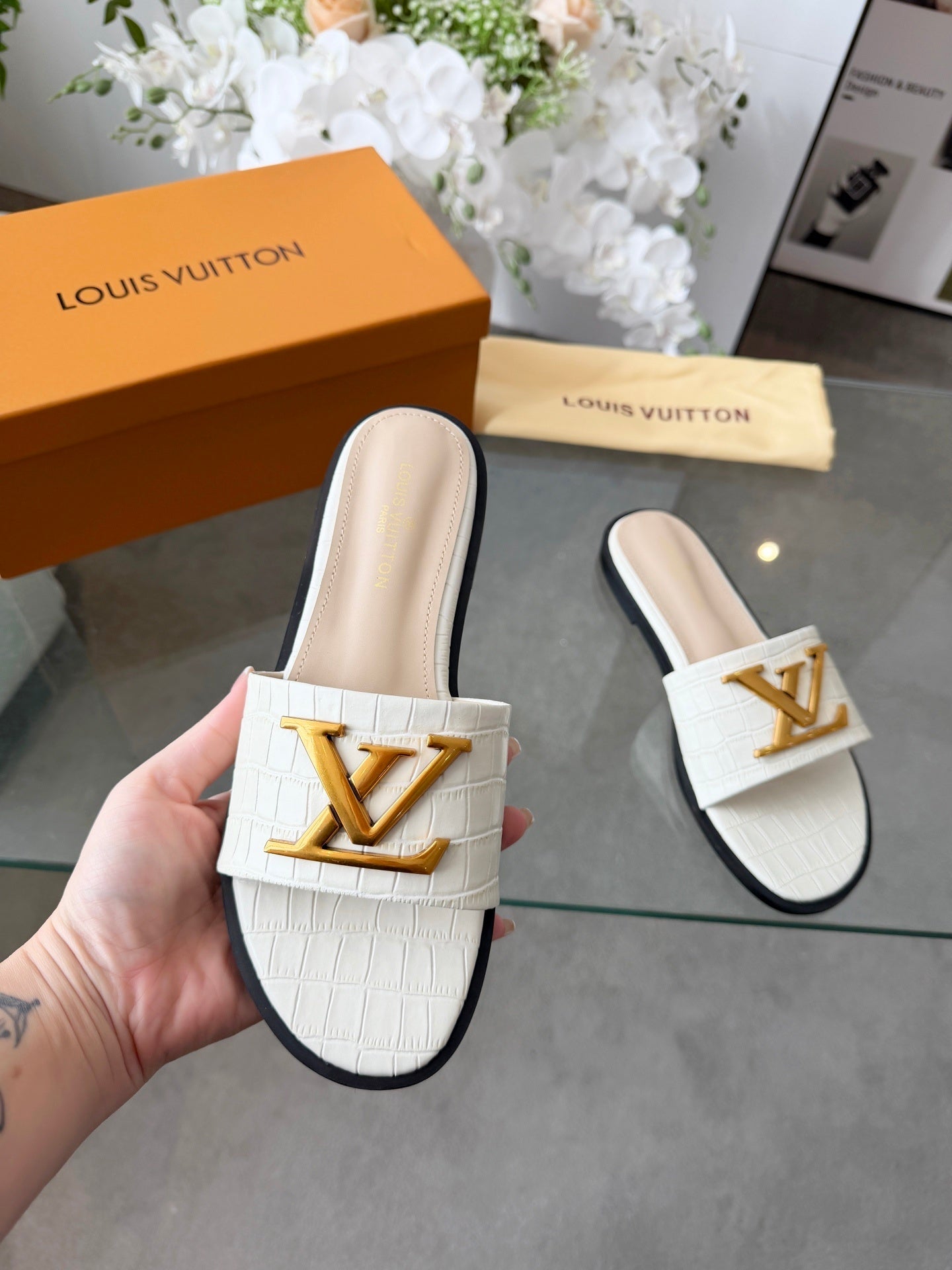 LV G82 Slippers