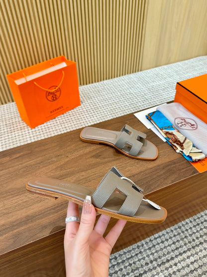 Hermès Full-Coverage Palm Print Slippers