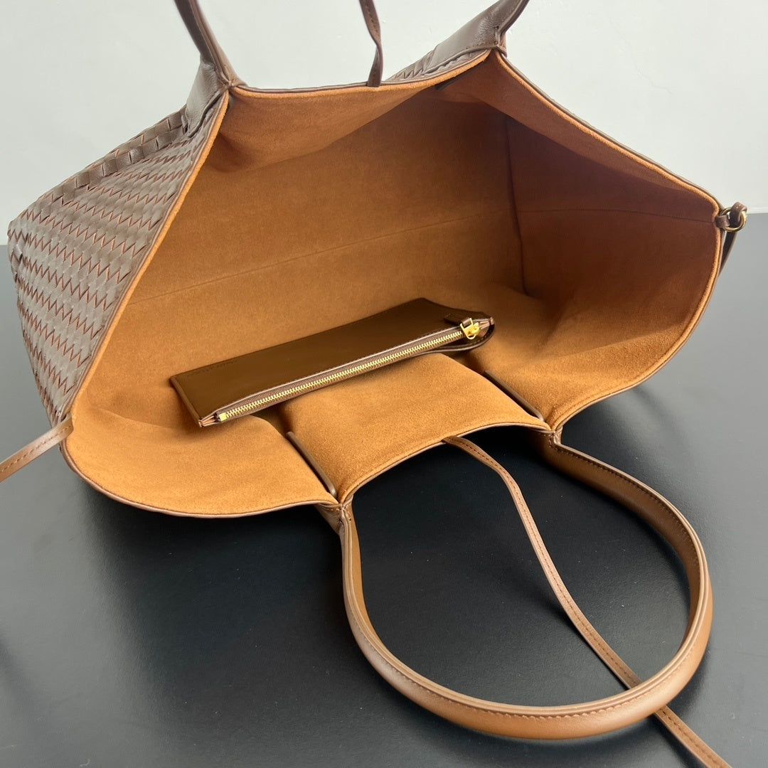 Bottega Veneta Women’s Luxury Designer Tote Bags