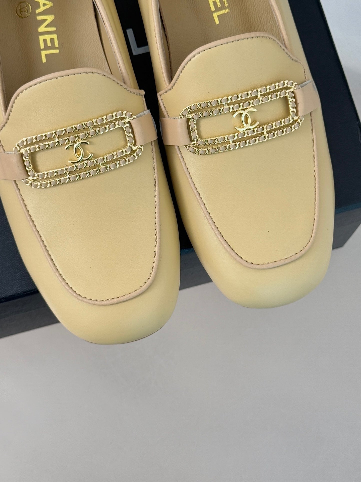 CHANEL 25C Double C Chain Buckle Chunky Heel Loafers