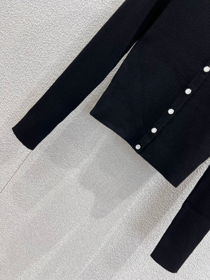 Slim Fit Wool Knit Cardigan Black Crew Neck Cropped