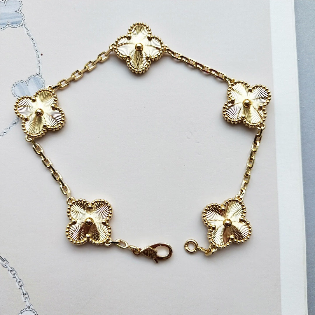 Clover 5 Motif Gold Bracelet