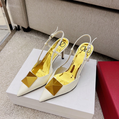 Exquisite Studded Pointed Toe Nude Sandals