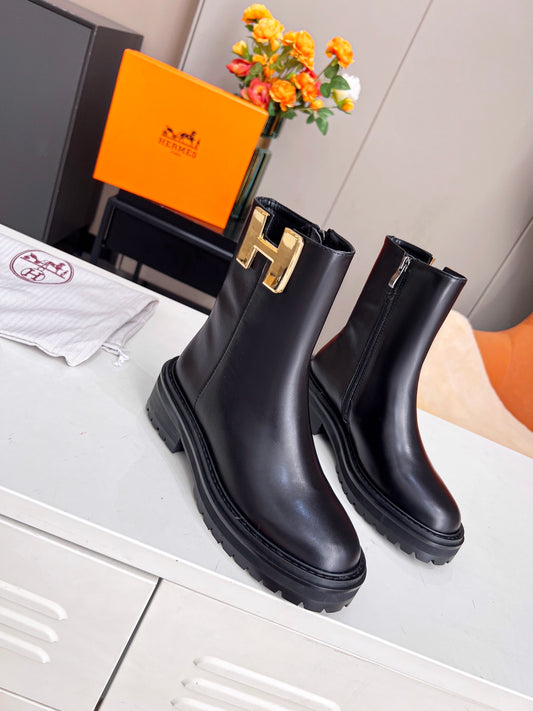 Luxury Hermes Kelly Buckle Boots