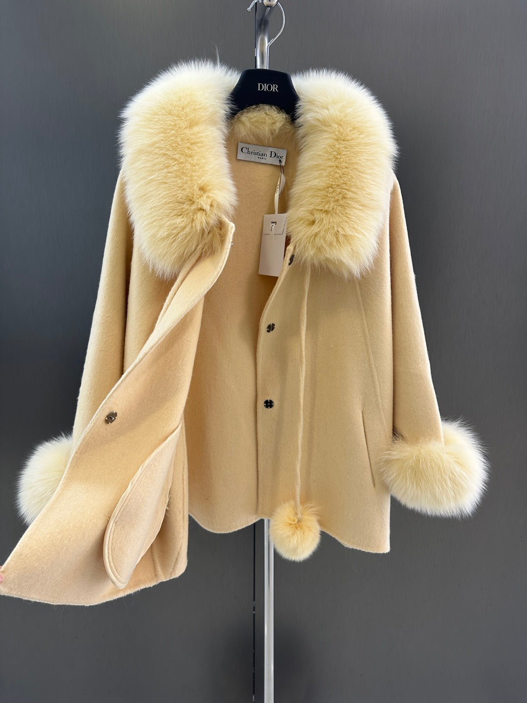 Elegant Wool Coat with Detachable White Fox Fur Collar