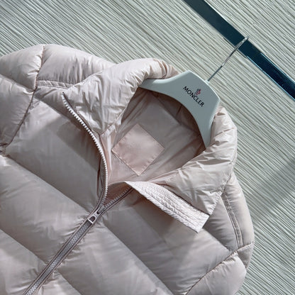 New Down Jacket Casual & Stylish with Classic Logo