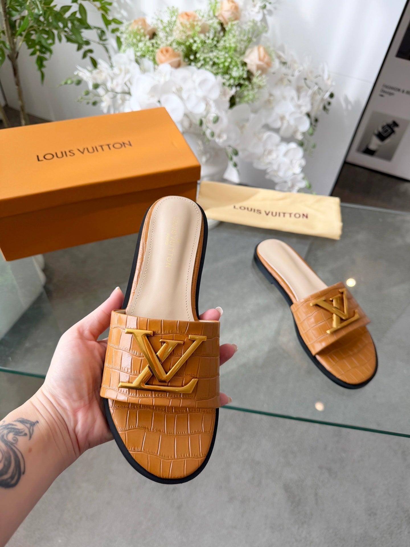 LV G82 Slippers