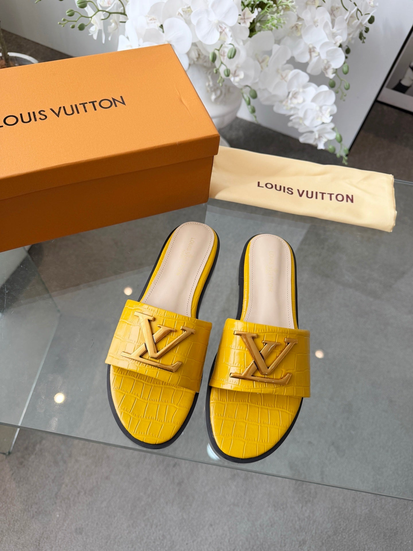 LV G82 Slippers