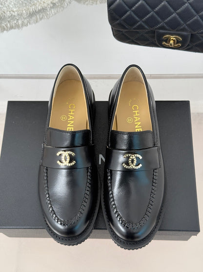 CHANEL Classic Color-Blocked Double C Loafers