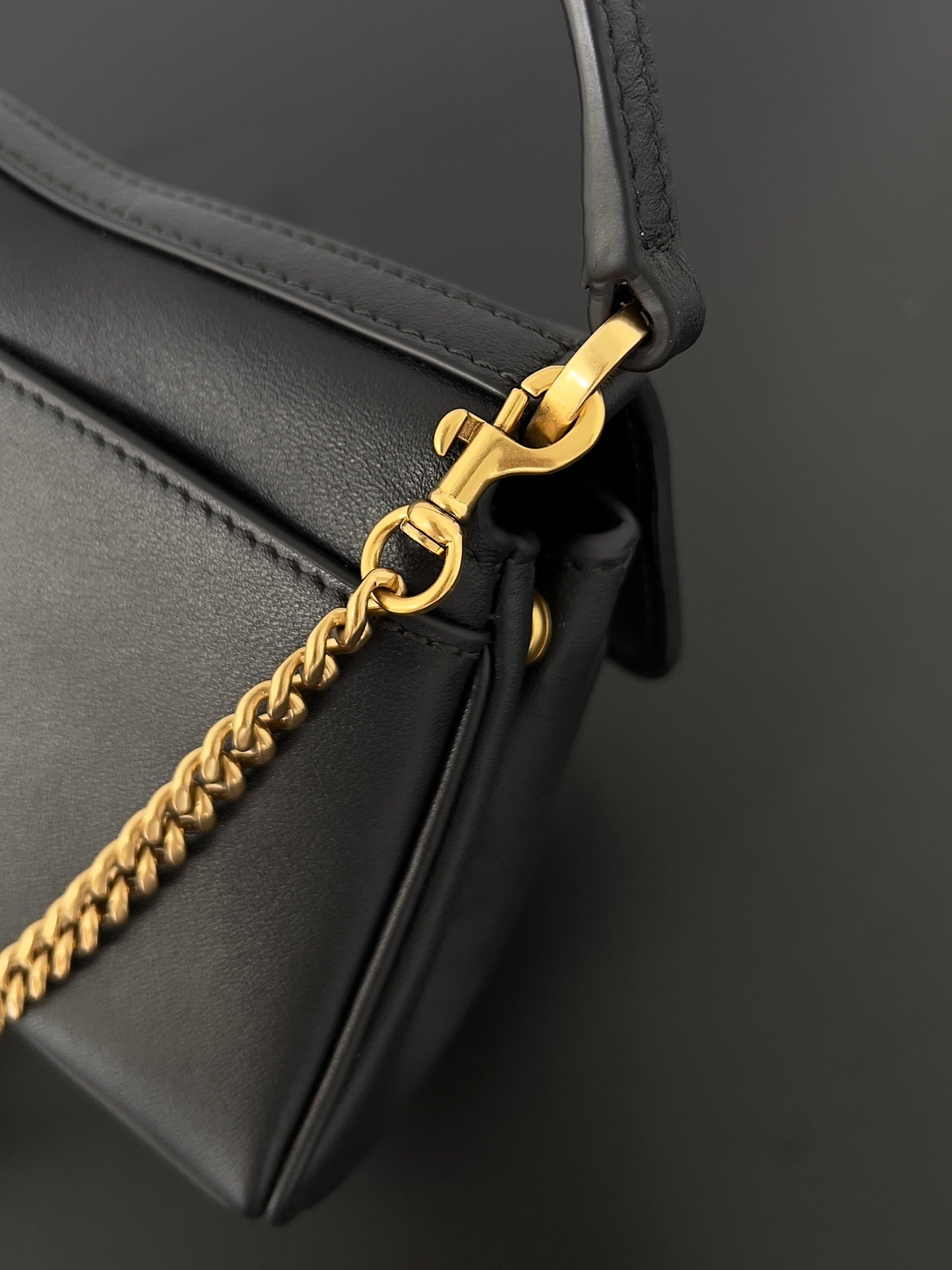 Women’s Unique Design Chain Armpit Shoulder Bag