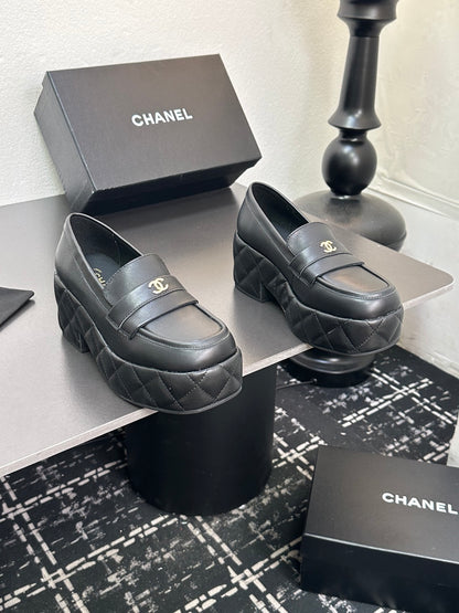 Luxury Diamond-Buckle Sheepskin Sandals