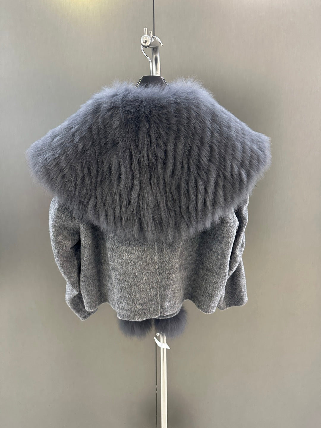 Elegant Wool Coat with Detachable White Fox Fur Collar