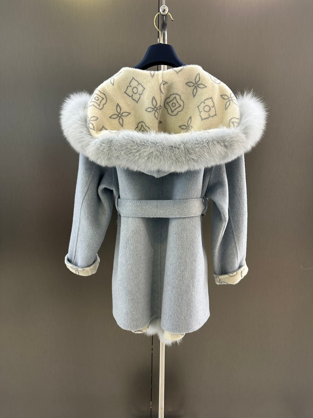 LV AW Wool Coat with Imported White Fox Fur Collar