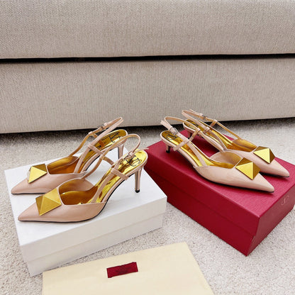 Exquisite Studded Pointed Toe Nude Sandals