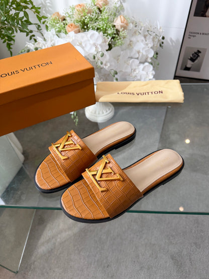 LV G82 Slippers