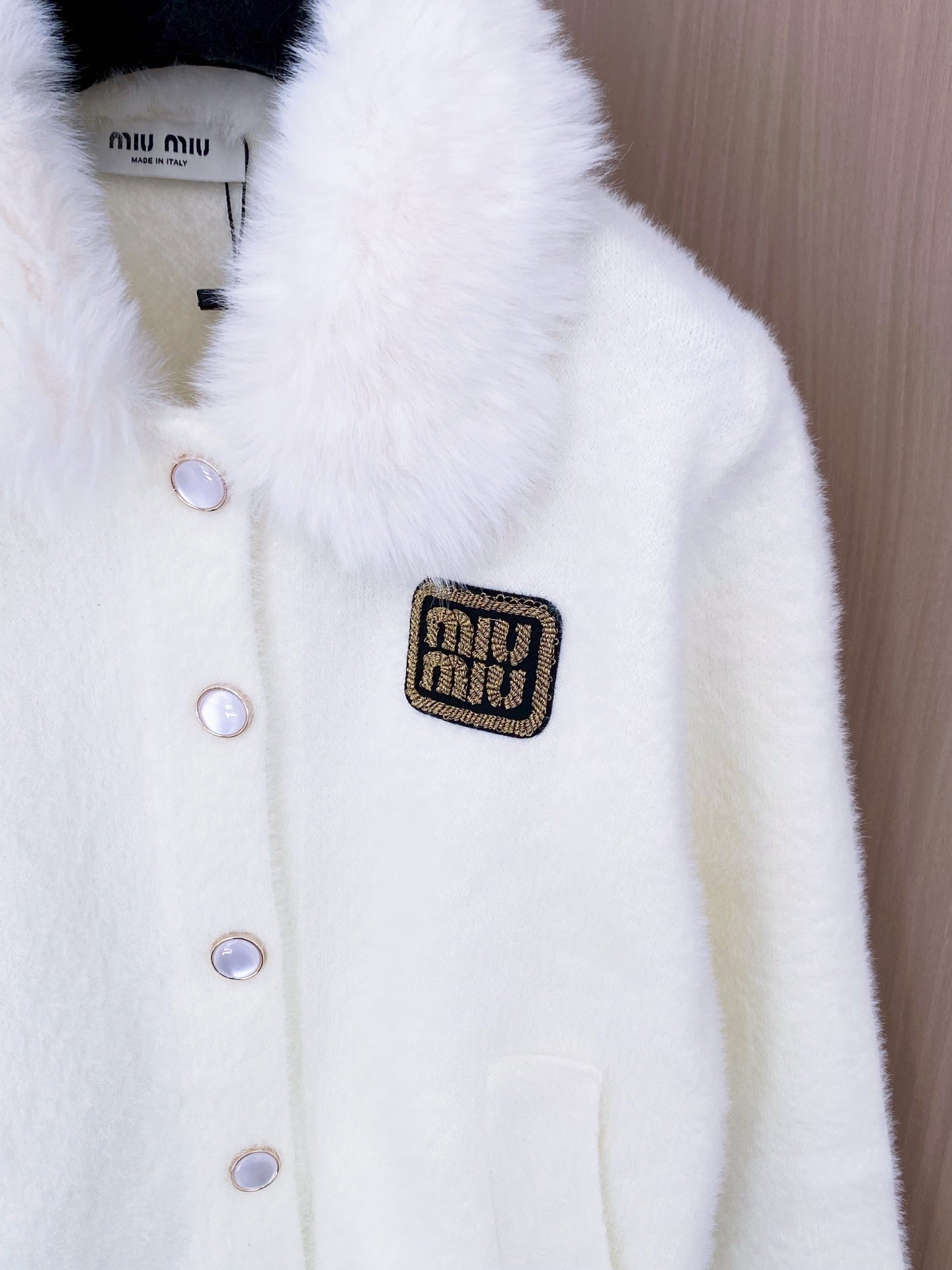 New Two-Tone Logo Cardigan Slimming & Versatile