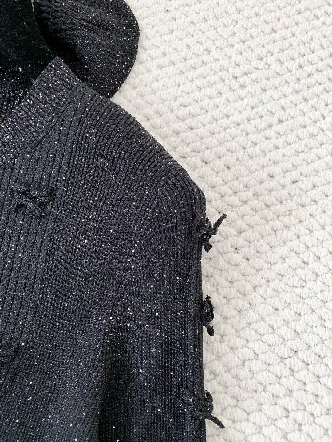 CHANE Silver Bow Knit Cardigan