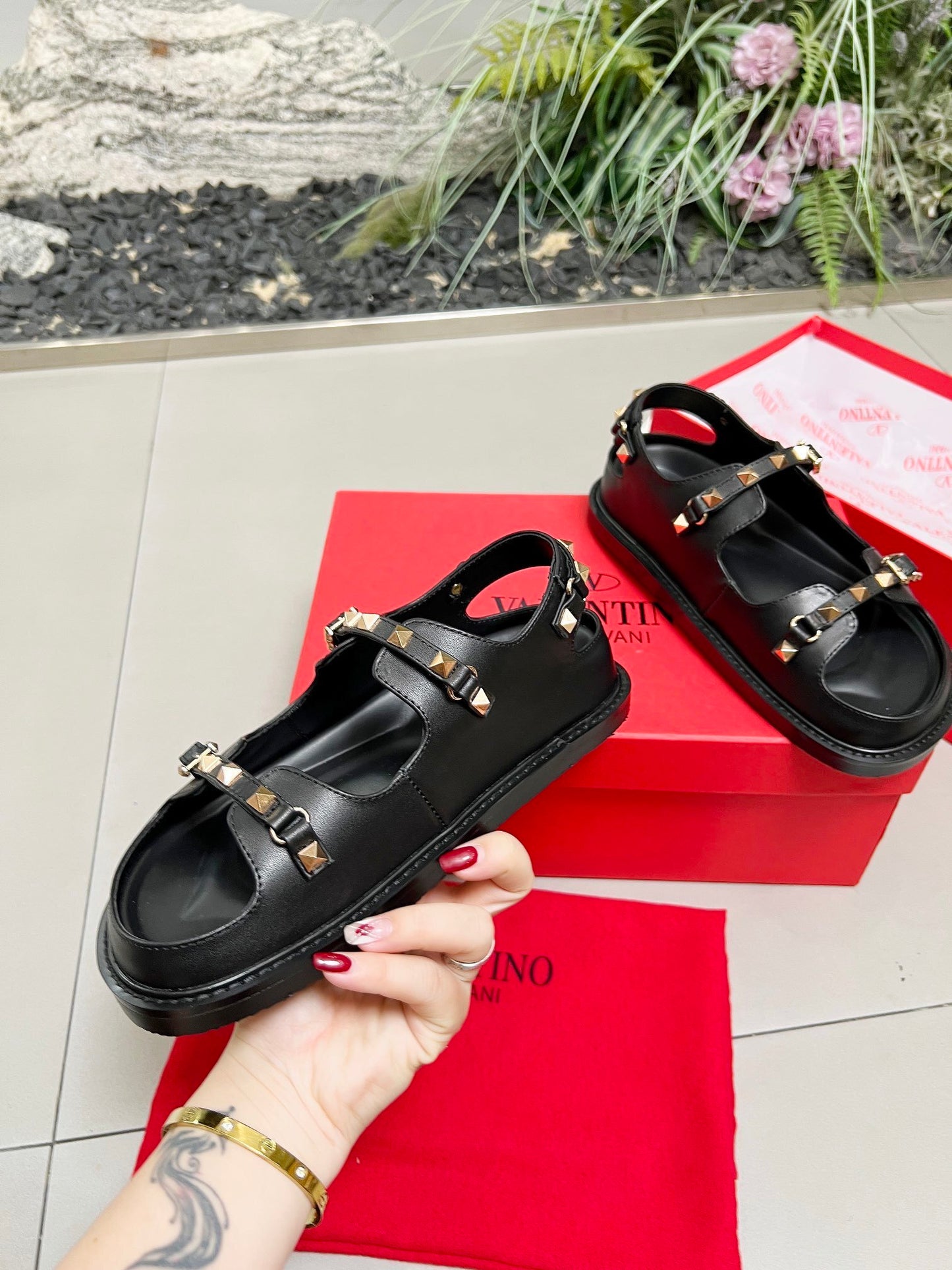 Valentino Classic Leather Design Sandals