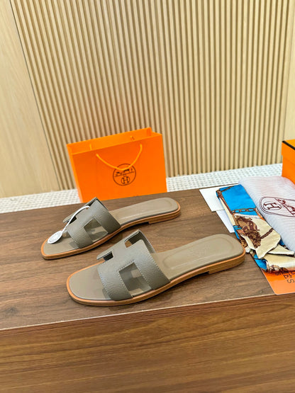 Hermès Full-Coverage Palm Print Slippers