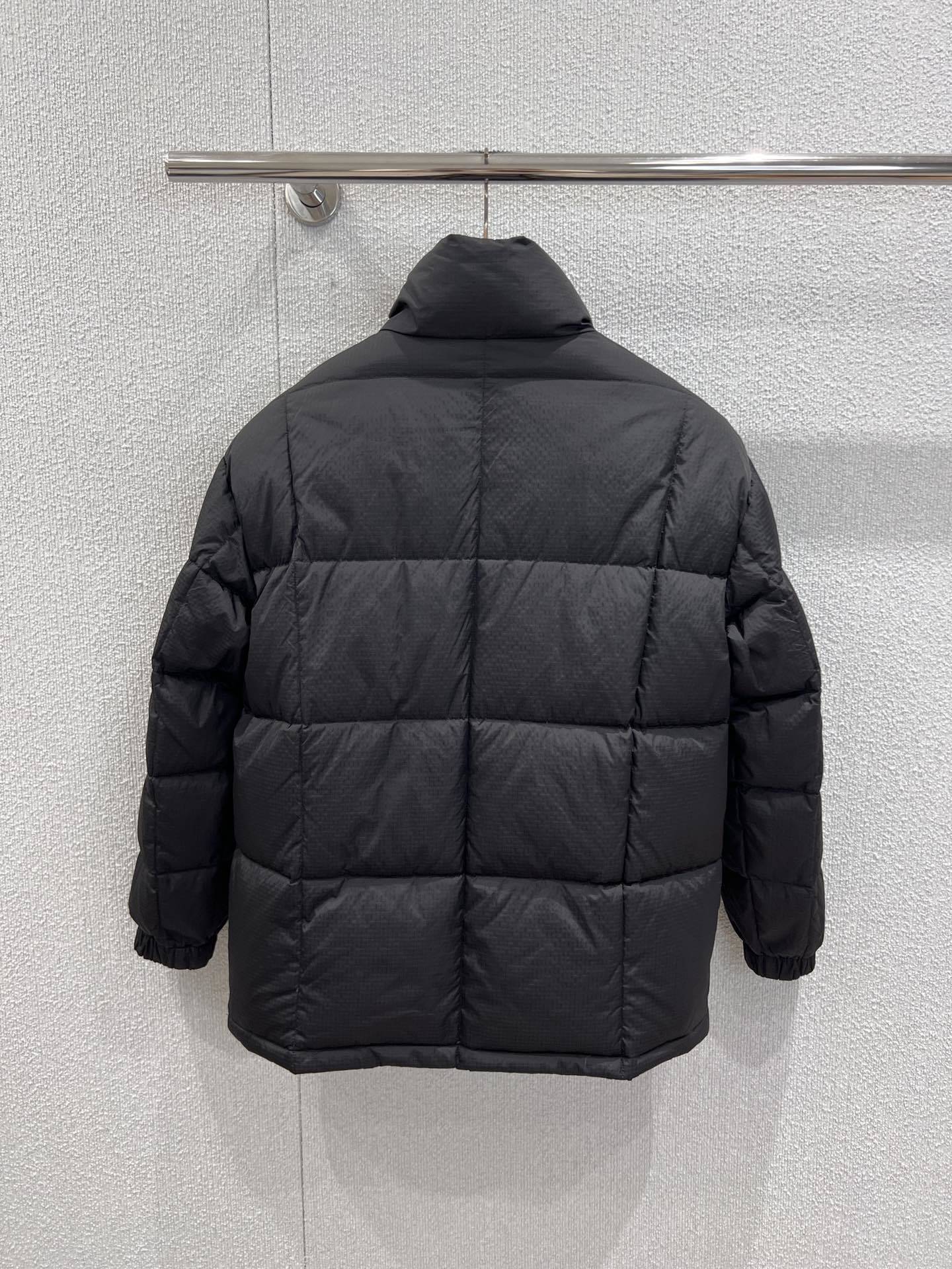 Louis Vuitton 25FW Pillow Stand-Collar Down Jacket