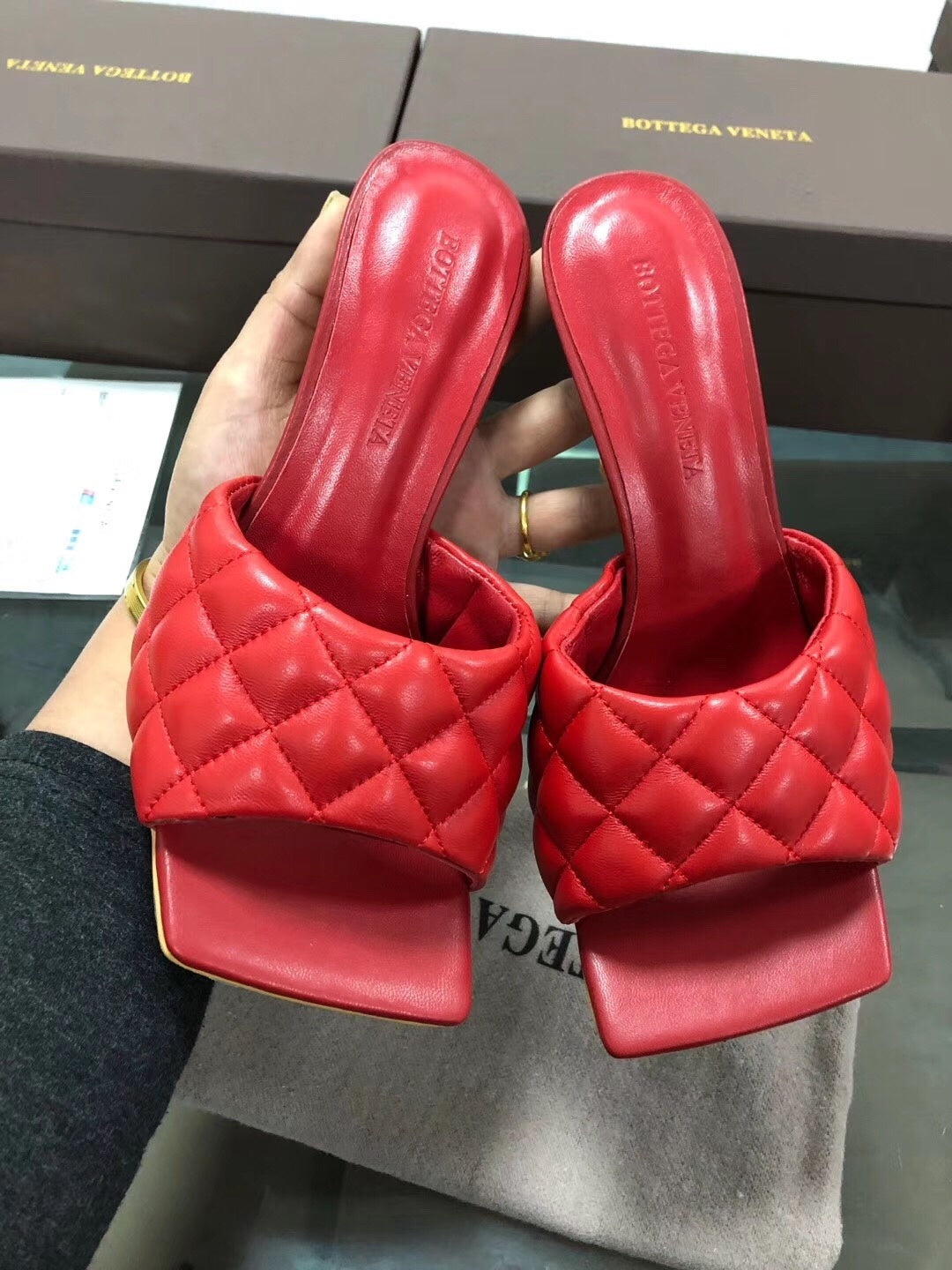 BV Women’s 2020 Spring Embroidered Sheepskin High-Heeled Slippers