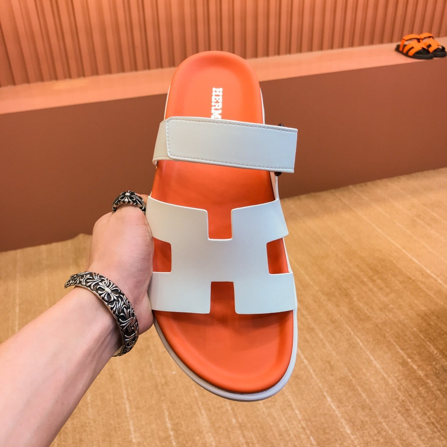 High-Quality Upper W105 H Premium Shoes