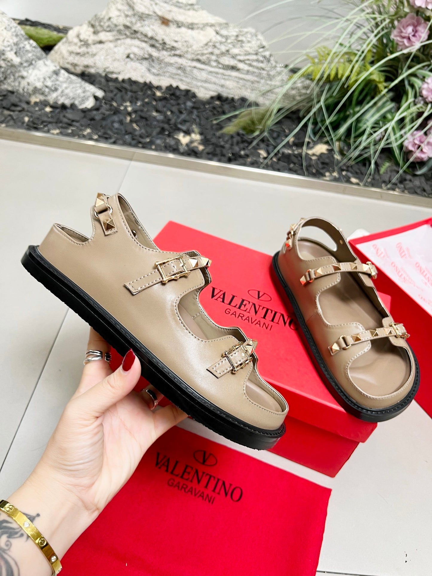 Valentino Classic Leather Design Sandals