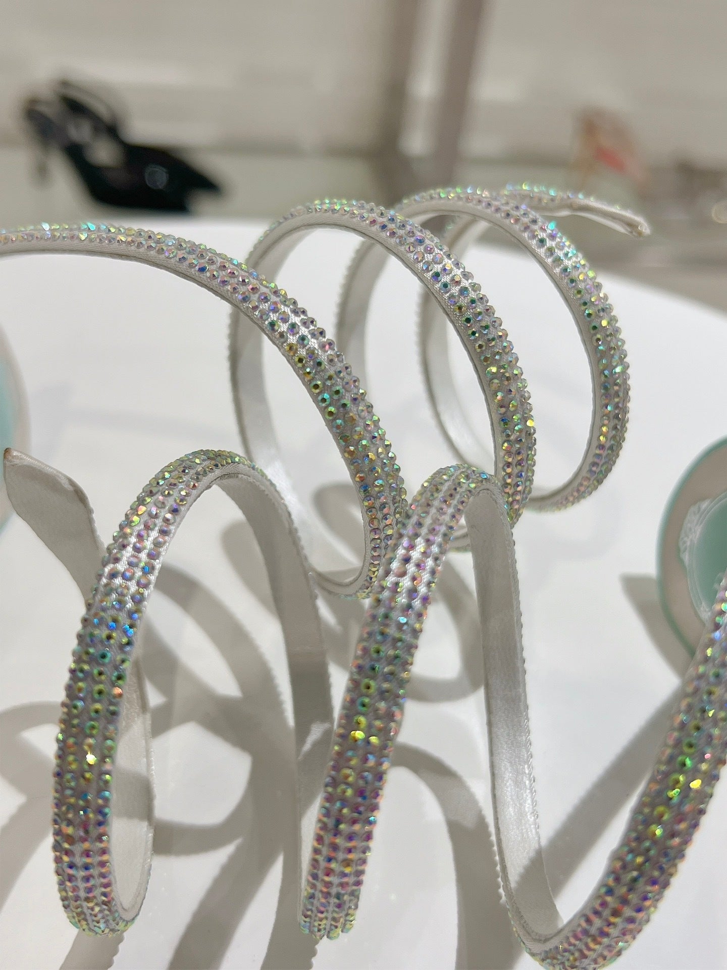 W204 Supreme Edition Rᴇɴᴇ Cᴀᴏᴠɪʟʟᴀ Rhinestone Women’s Stiletto Sandals