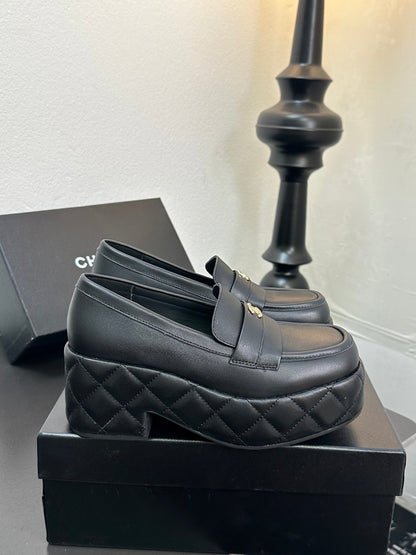 Luxury Diamond-Buckle Sheepskin Sandals