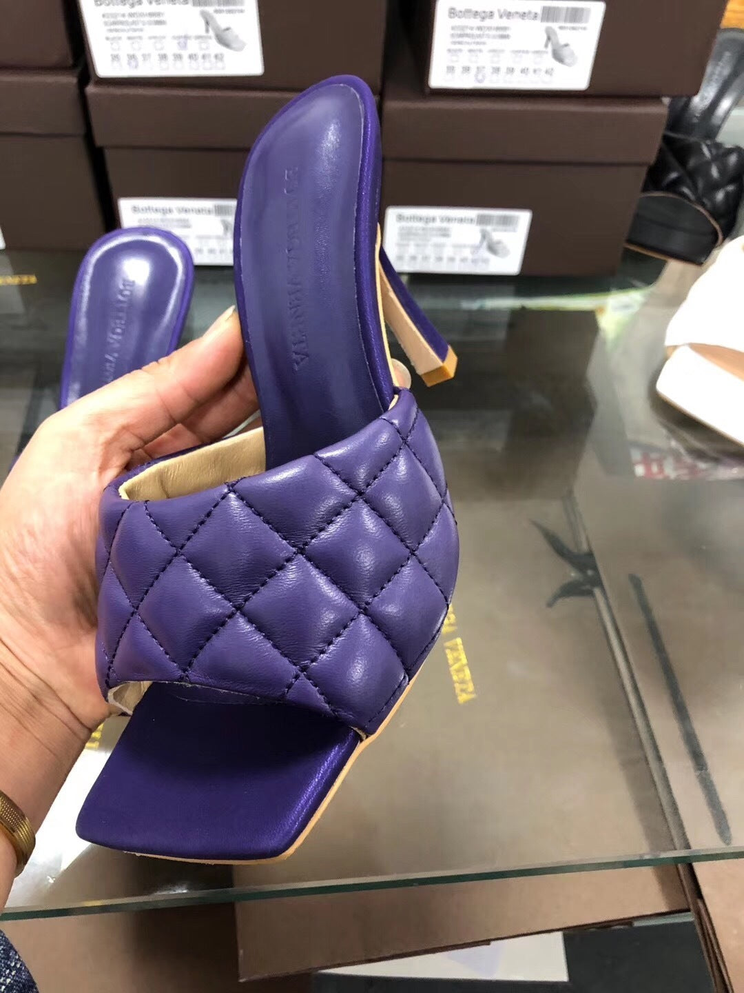 BV Women’s 2020 Spring Embroidered Sheepskin High-Heeled Slippers