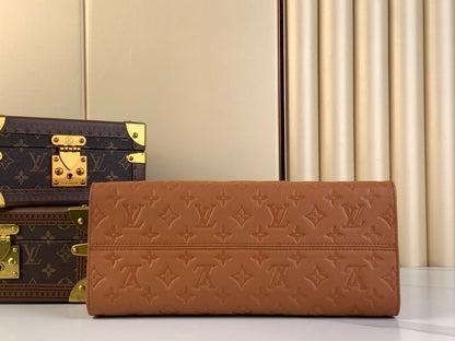 Louis Vuitton Onthego MM Bag – Women’s Luxury Tote