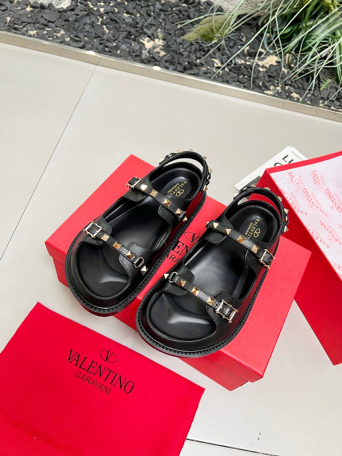 Valentino Classic Leather Design Sandals
