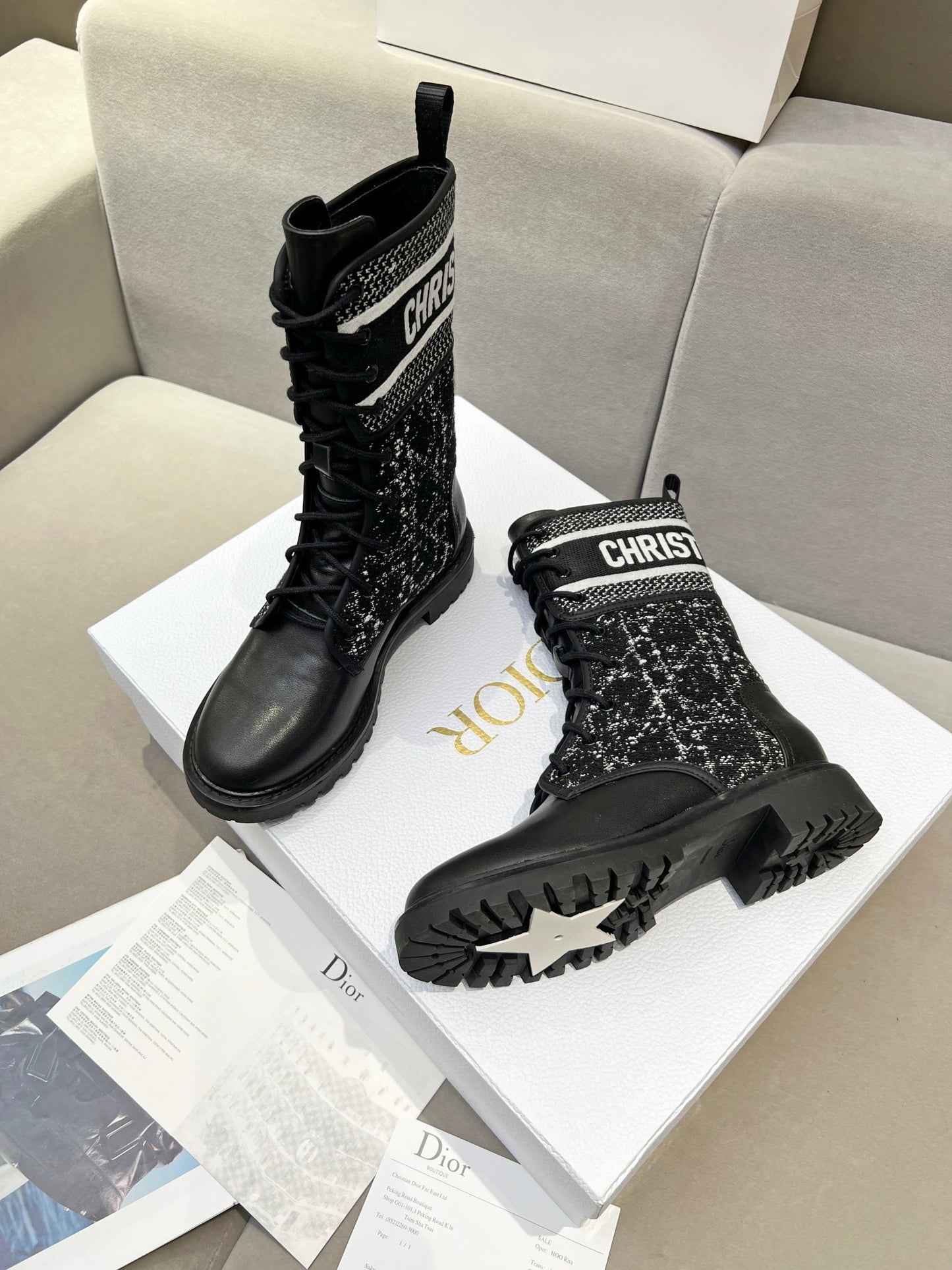 W139 D23 Embroidered High Boots