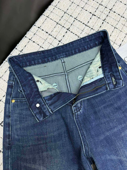 Triomphe Logo Straight-Leg Jeans Retro Style & Frayed Pockets