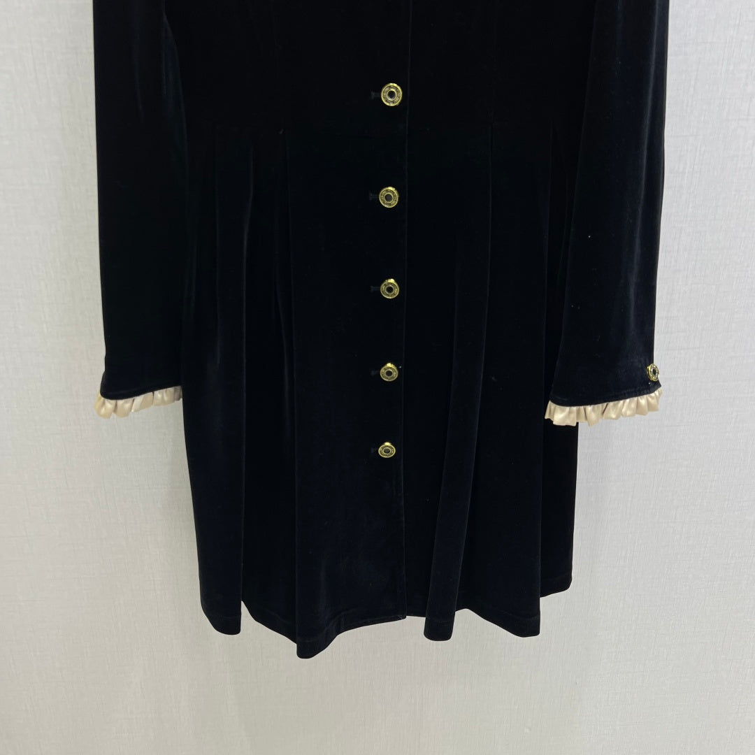 Feiinvan Velvet-Feel Long Sleeve Button-Up Dress