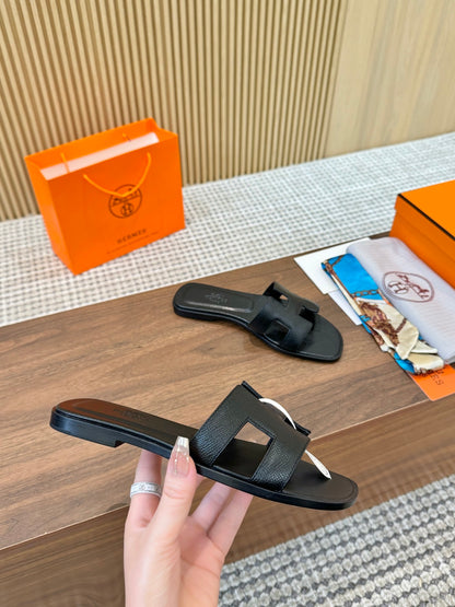 Hermès Full-Coverage Palm Print Slippers