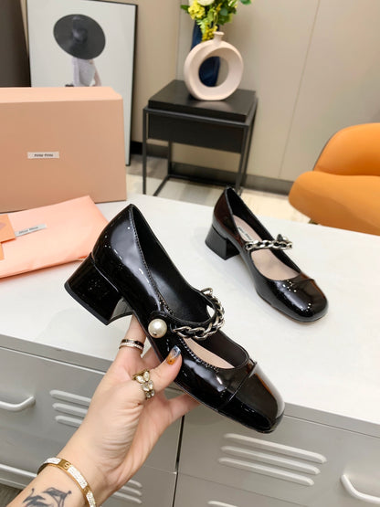 Miu Miu 2021 Square Toe Chunky Heel Shoes