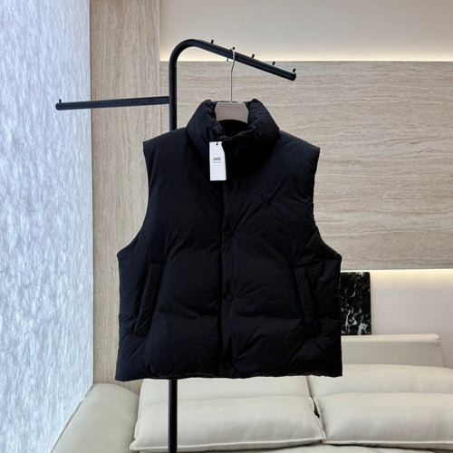 Ami Minimalist Down Vest 90% White Duck Down Black & White