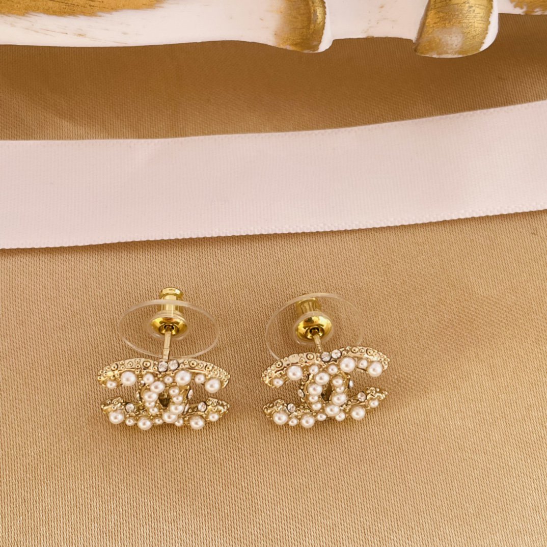 Double C Mop Gold Stud Earrings