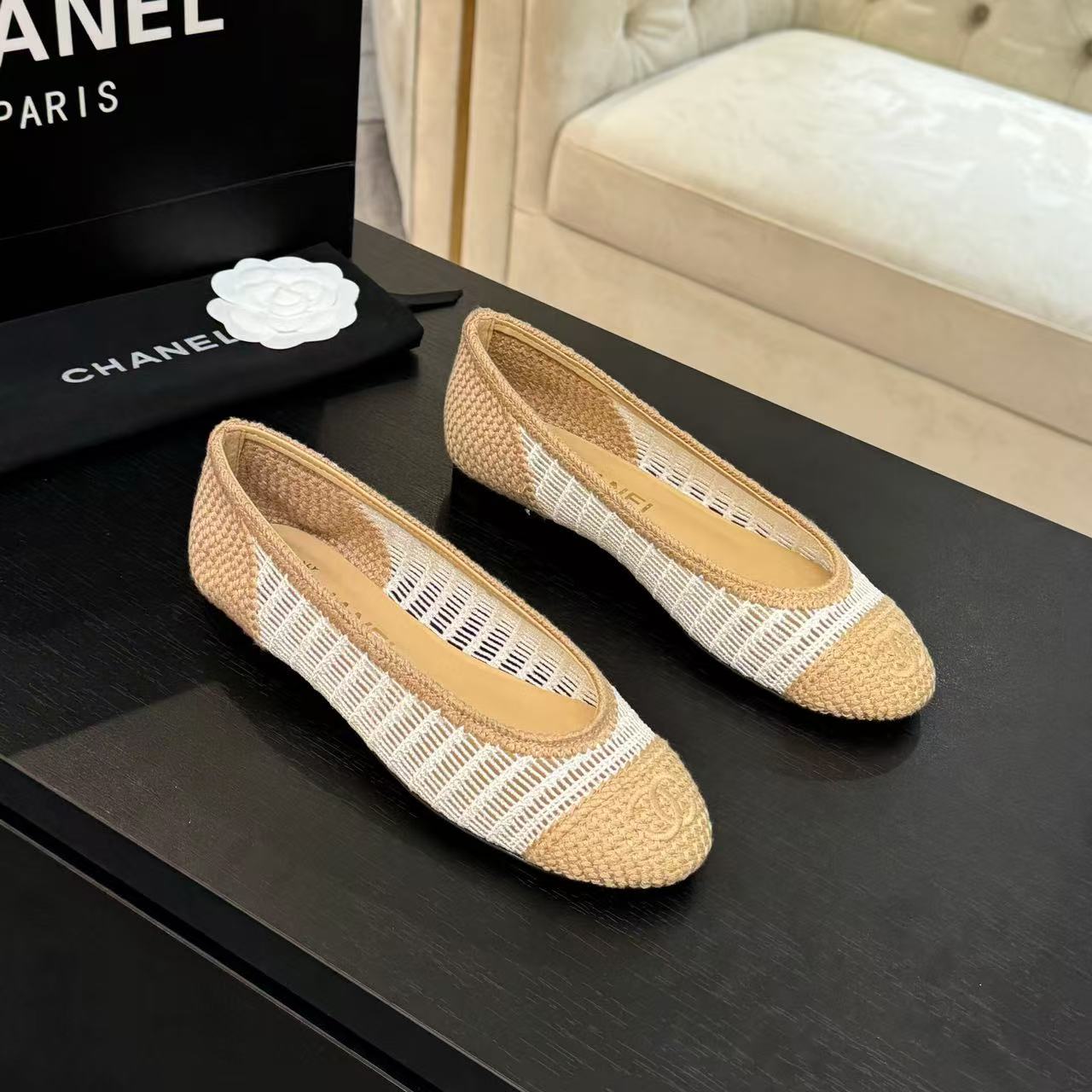 CC 25 Ballet Flat White Beige Raffia