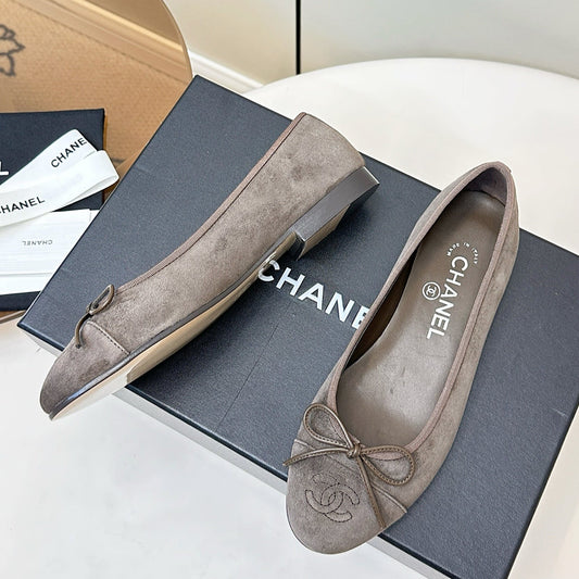 Chanel 25 Ballet Flat Grey-taupe Suede 469253