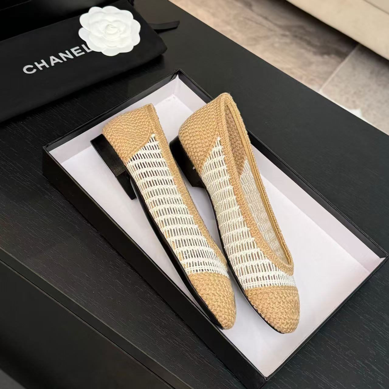 CC 25 Ballet Flat White Beige Raffia