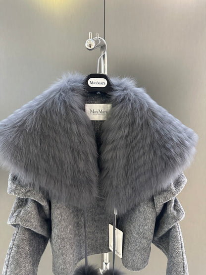Elegant Wool Coat with Detachable White Fox Fur Collar