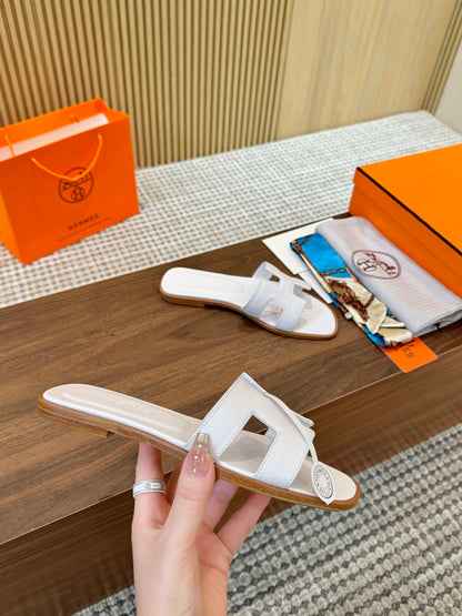 Hermès Full-Coverage Palm Print Slippers