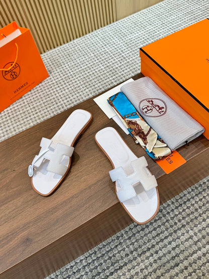 Hermès Full-Coverage Palm Print Slippers