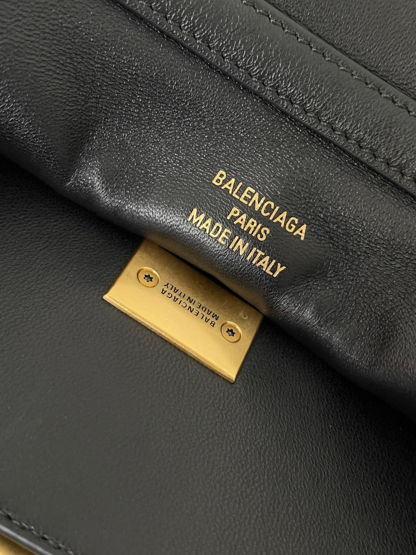 Rodeo Medium Black Leather Handbag for Women