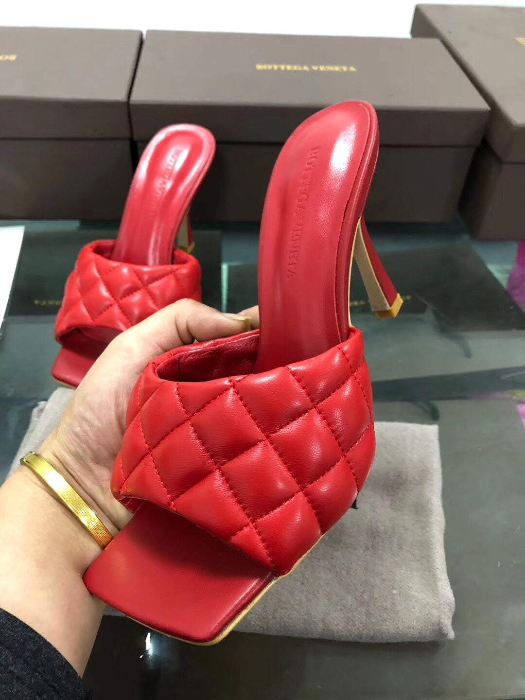 BV Women’s 2020 Spring Embroidered Sheepskin High-Heeled Slippers