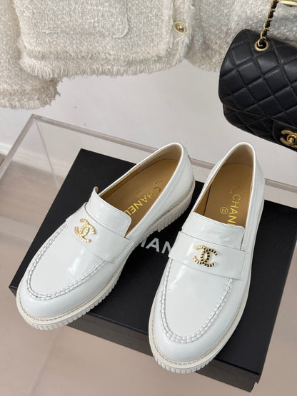 CHANEL Classic Color-Blocked Double C Loafers