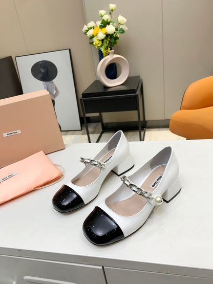 Miu Miu 2021 Square Toe Chunky Heel Shoes