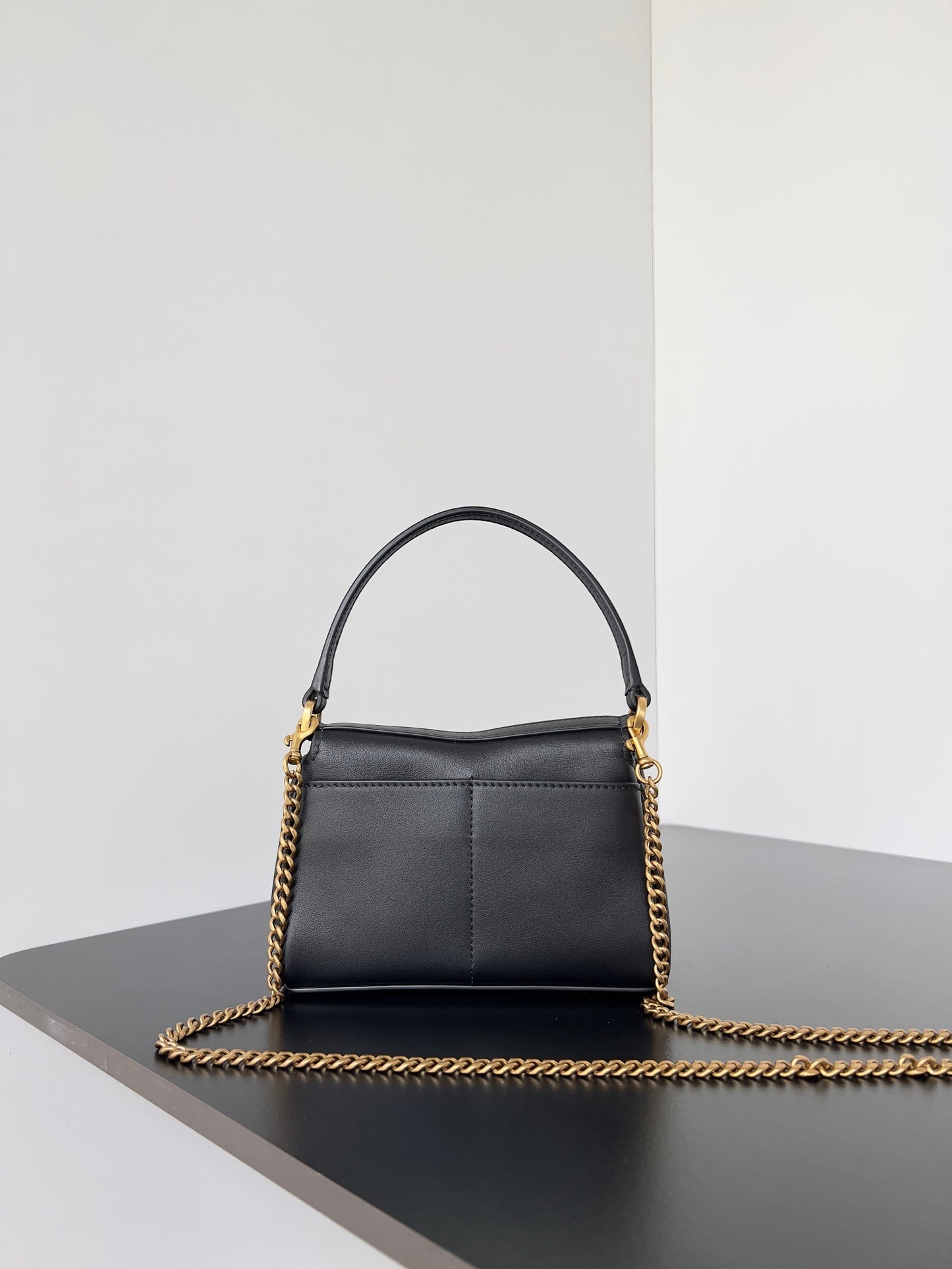 Women’s Unique Design Chain Armpit Shoulder Bag